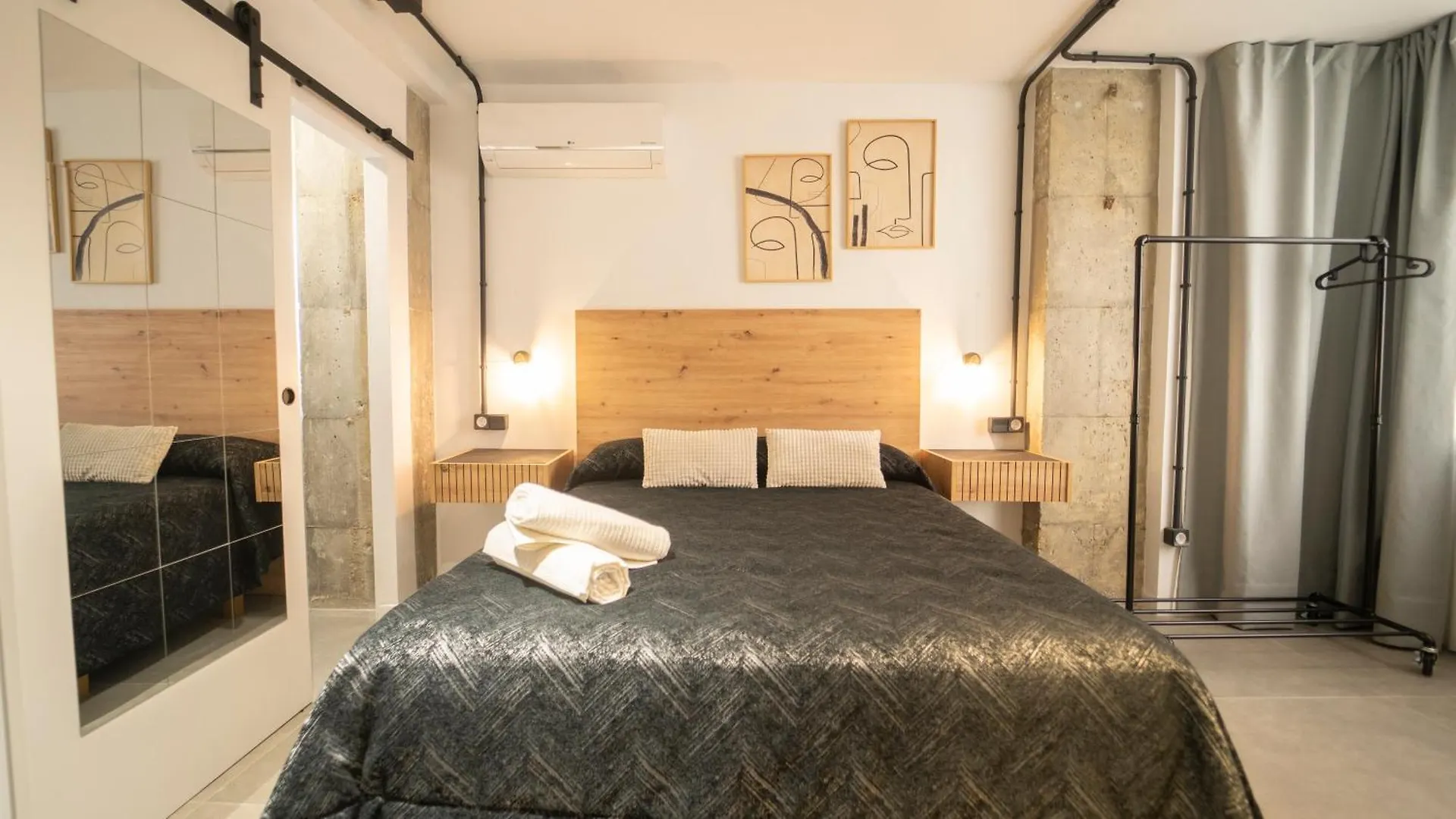 H&H Suite Oasis Granada Apartment