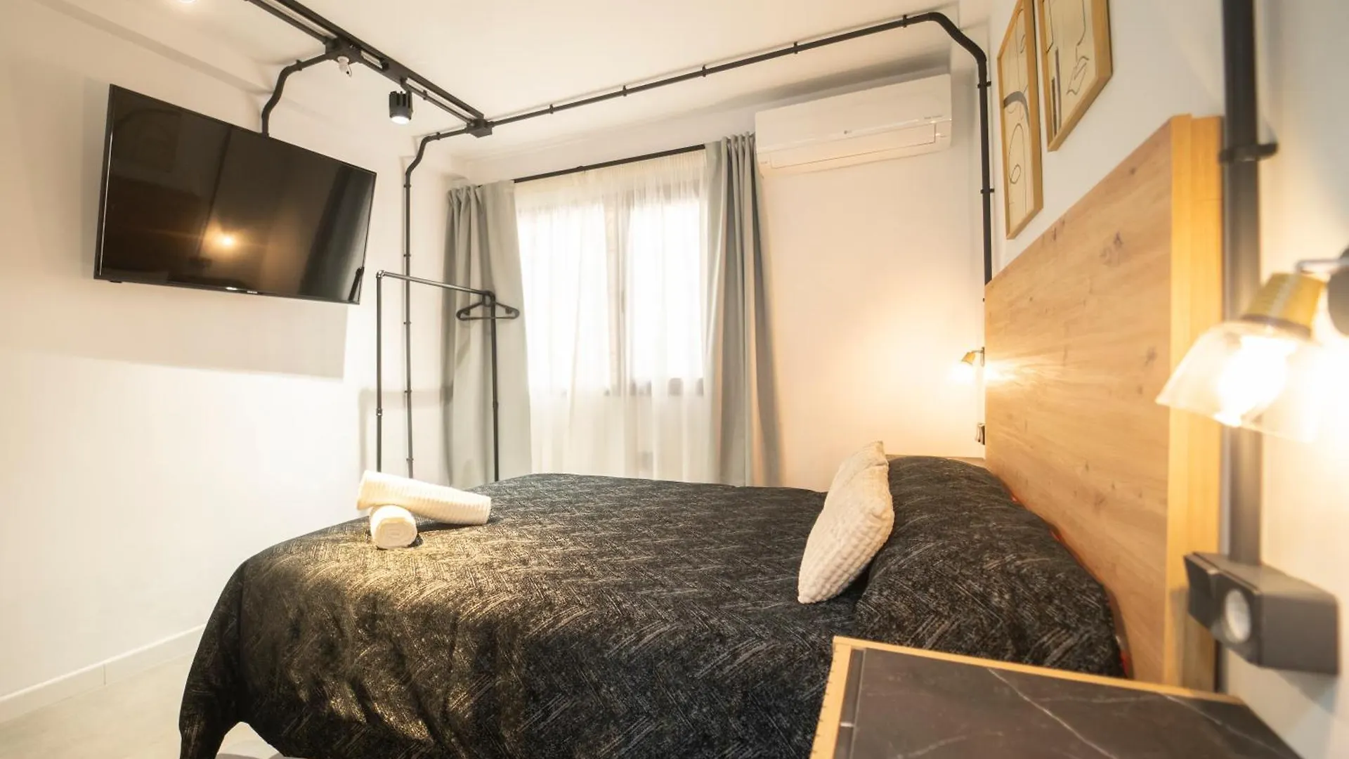 H&H Suite Oasis Granada Apartment